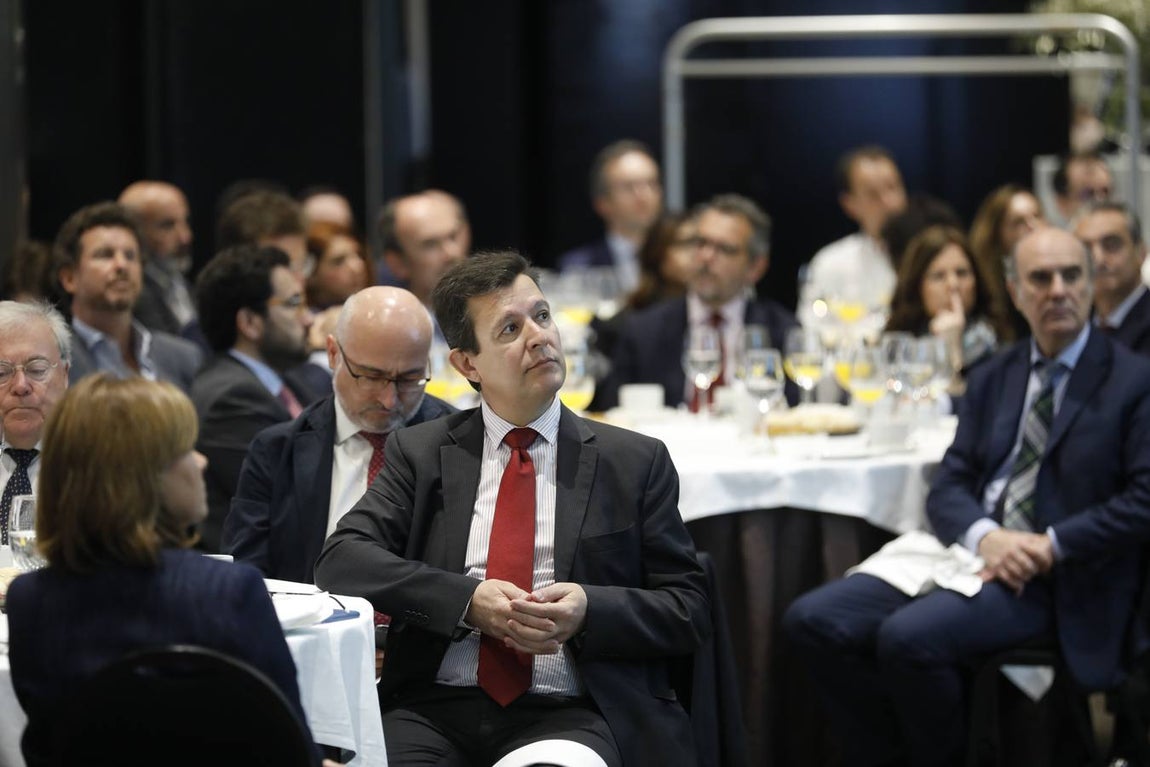 La charla del presidente de Abbott Laboratories España en Córdoba, en imágenes