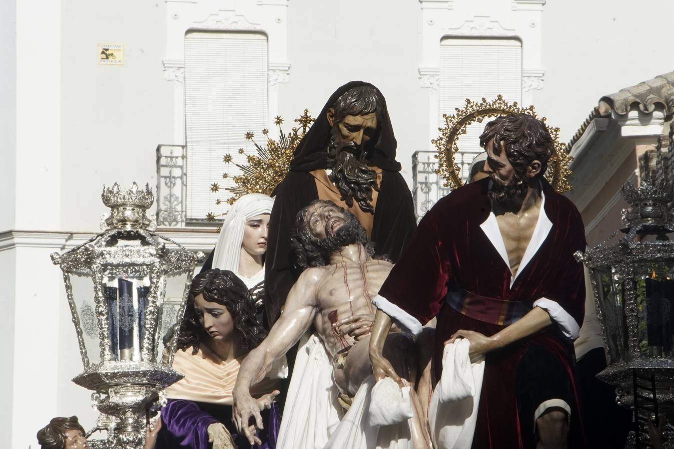 En imágenes, Santa Marta da testimonio de fe y caridad el Lunes Santo