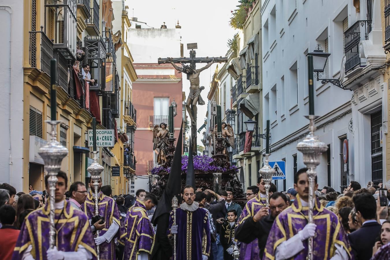 La solemne belleza de la Vera Cruz el Lunes Santo de Sevilla 2019
