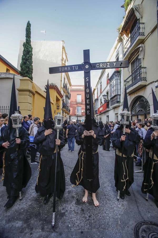La solemne belleza de la Vera Cruz el Lunes Santo de Sevilla 2019