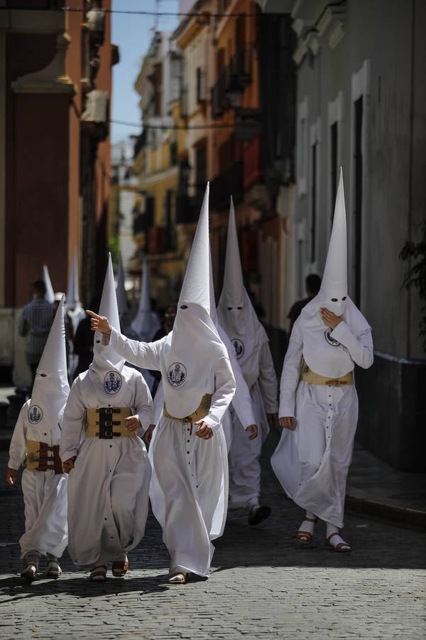 La belleza de la salida de La Candelaria este Martes Santo