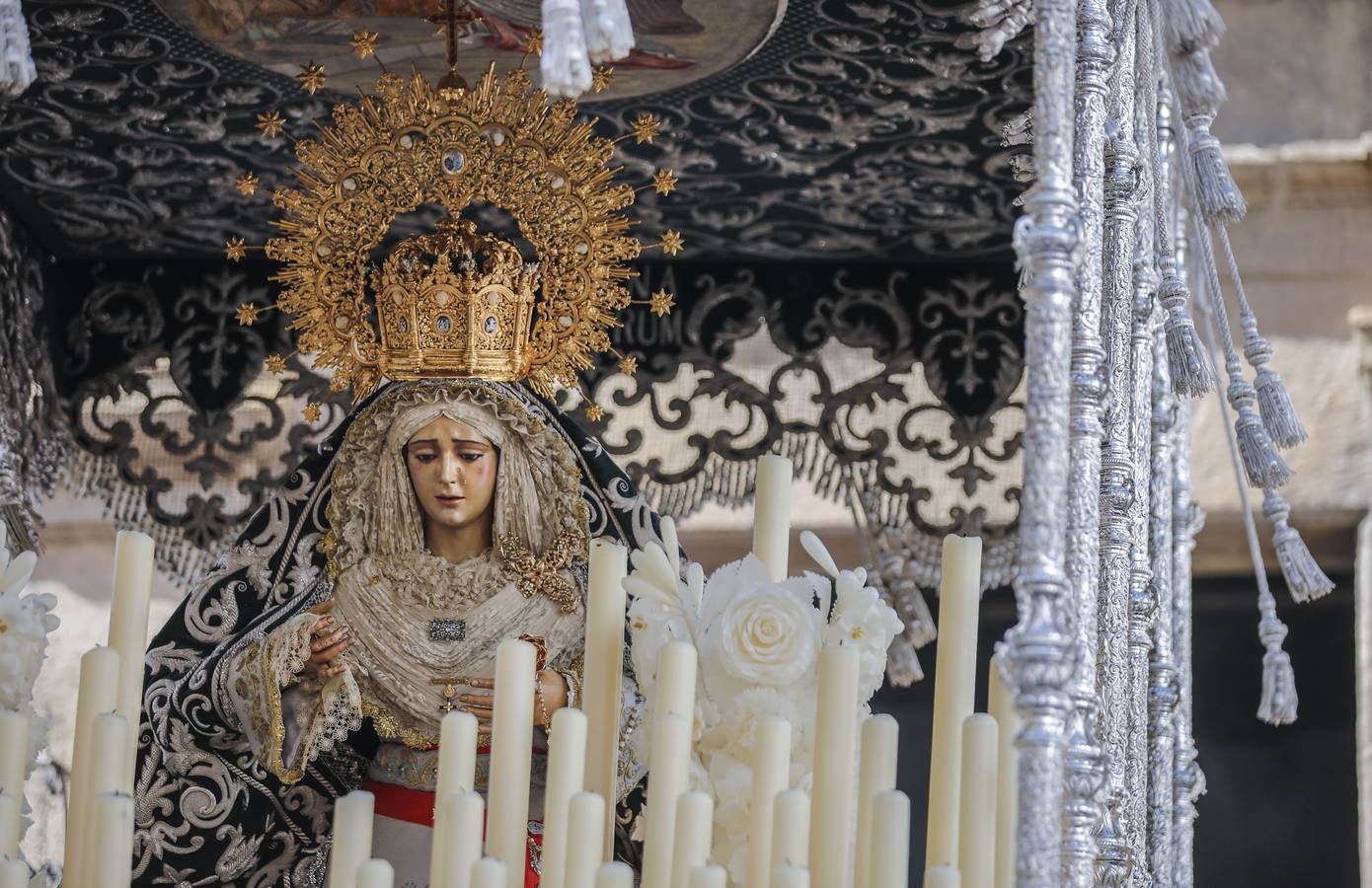 La belleza de la salida de La Candelaria este Martes Santo