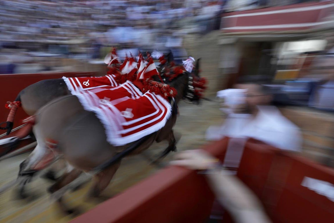 En imágenes, la primera corrida de la Feria de Abril de 2019