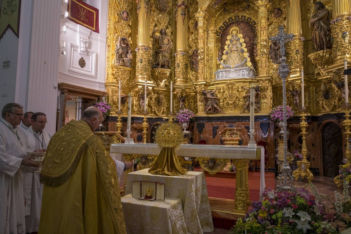 En imágenes, el acto de bendición a la Corona de Amor