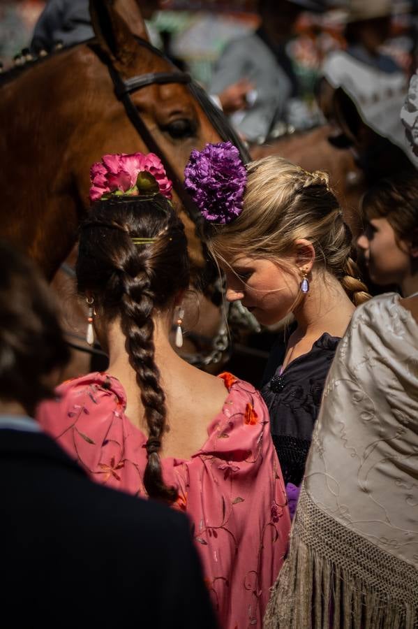 Feria de Sevilla: Vibrante y colorido domingo en el real