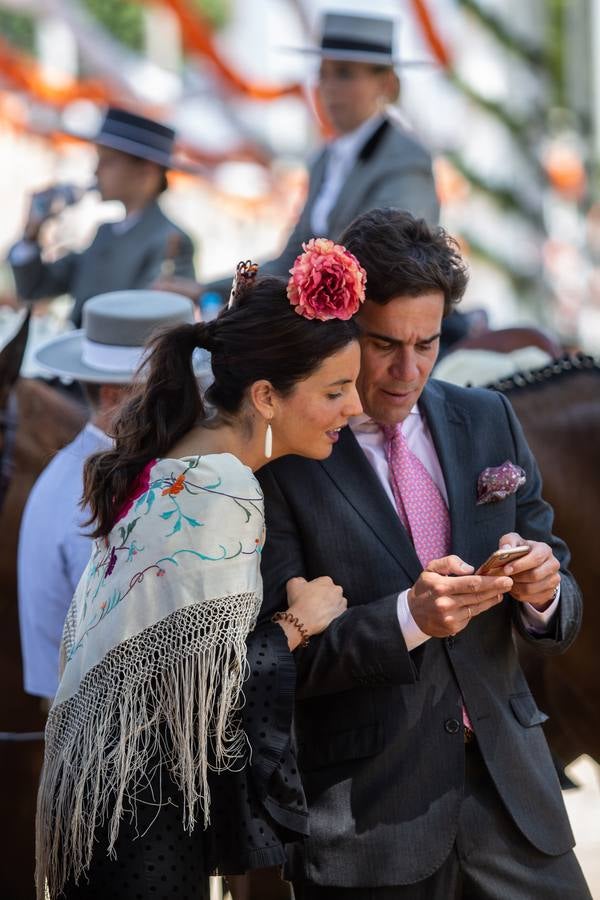 Feria de Sevilla: Vibrante y colorido domingo en el real
