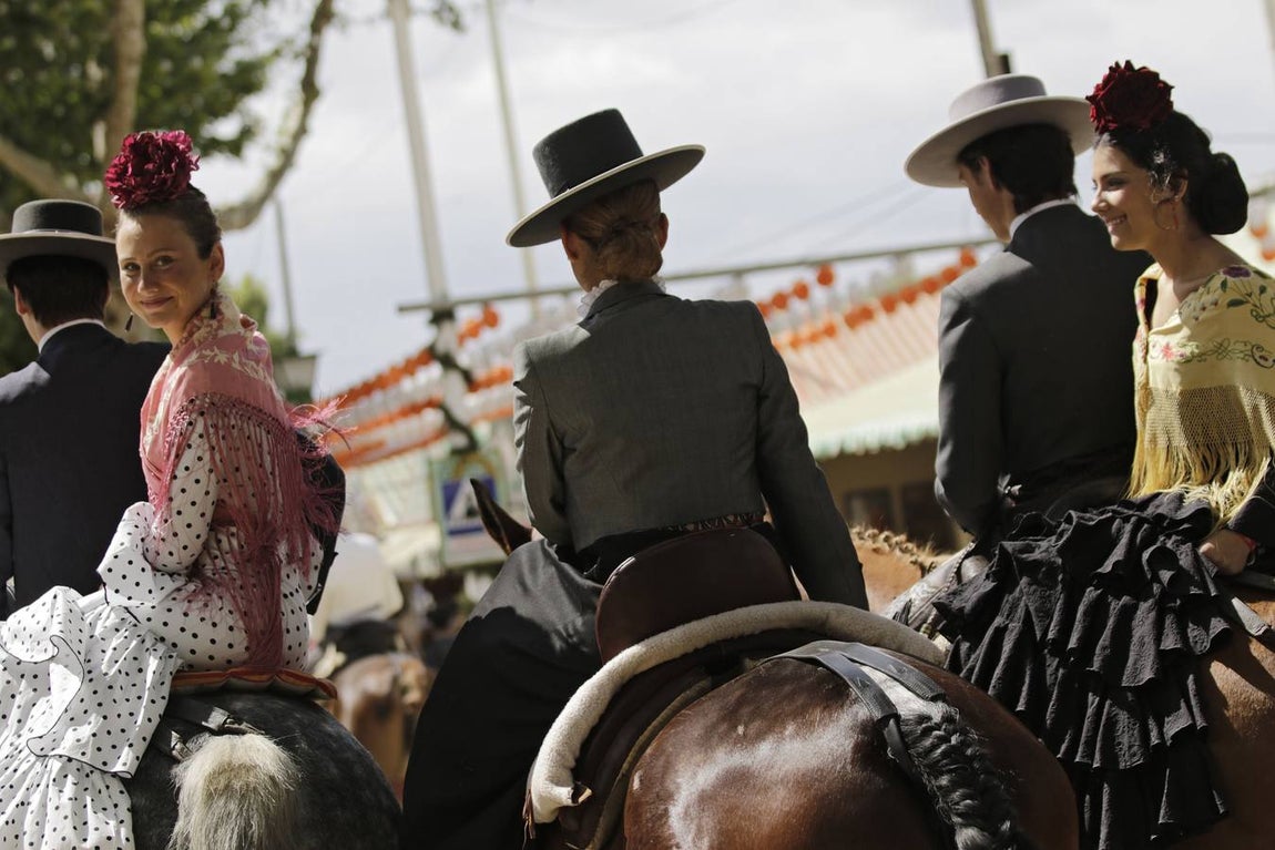 Galería: Jueves, un día perfecto para disfrutar de la Feria de Abril de Sevilla 2019