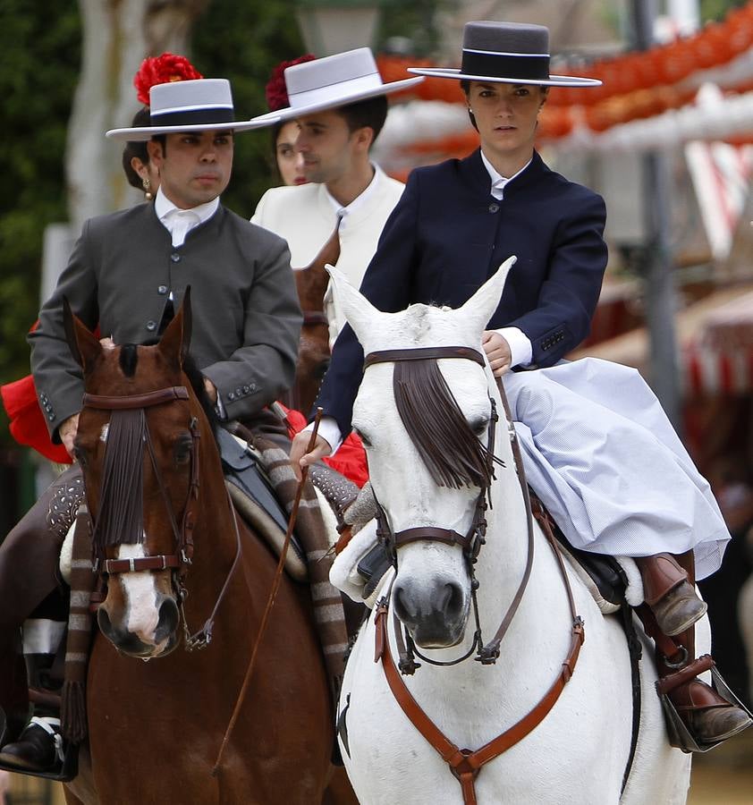 Galería: Jueves, un día perfecto para disfrutar de la Feria de Abril de Sevilla 2019