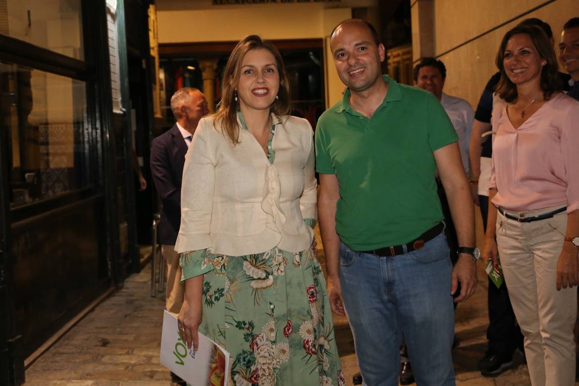 Así vive la noche electoral Vox en Sevilla