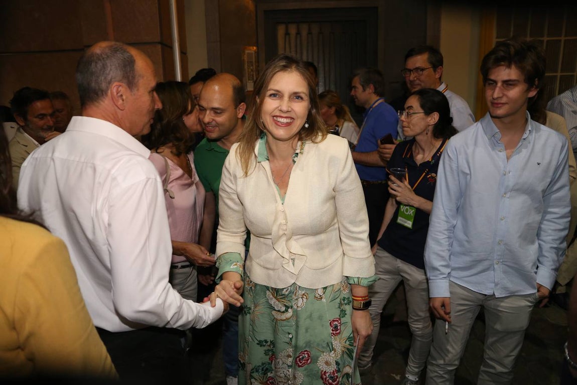 Así vive la noche electoral Vox en Sevilla