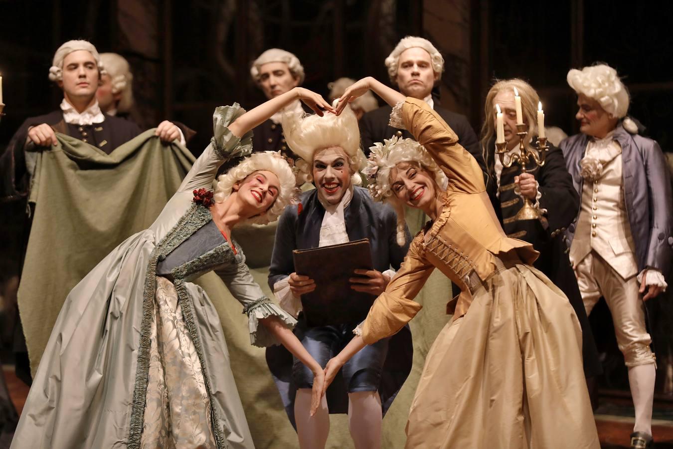 En imágenes, la ópera «Andrea Chénier», un amor trágico en el Teatro de la Maestranza