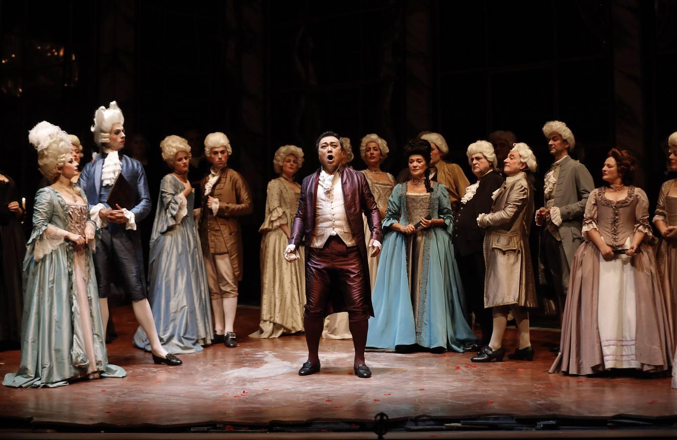 En imágenes, la ópera «Andrea Chénier», un amor trágico en el Teatro de la Maestranza