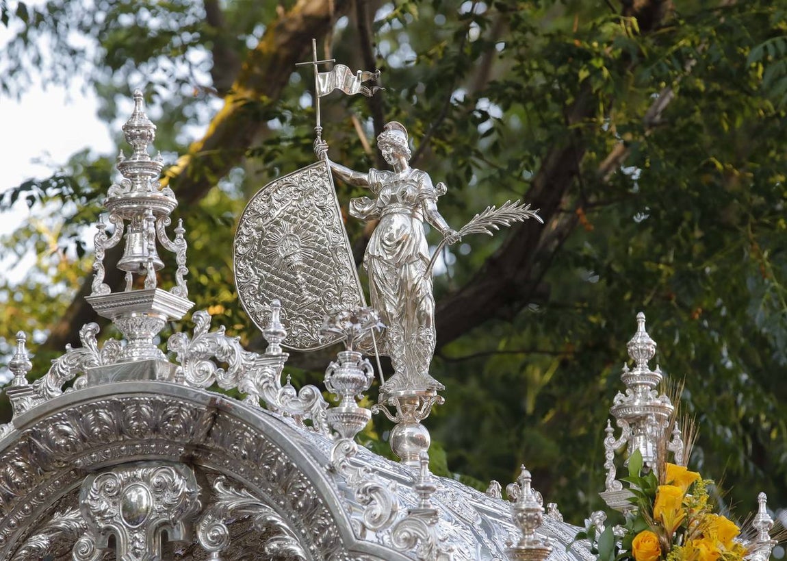 En imágenes, la salida de la hermandad del Rocío de Sevilla Sur