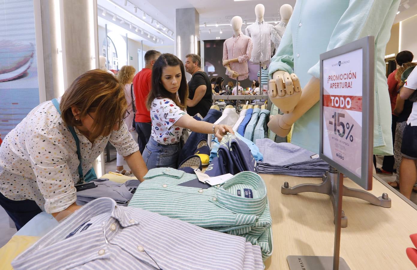La apertura de la nueva tienda de Álvaro Moreno en Córdoba, en imágenes