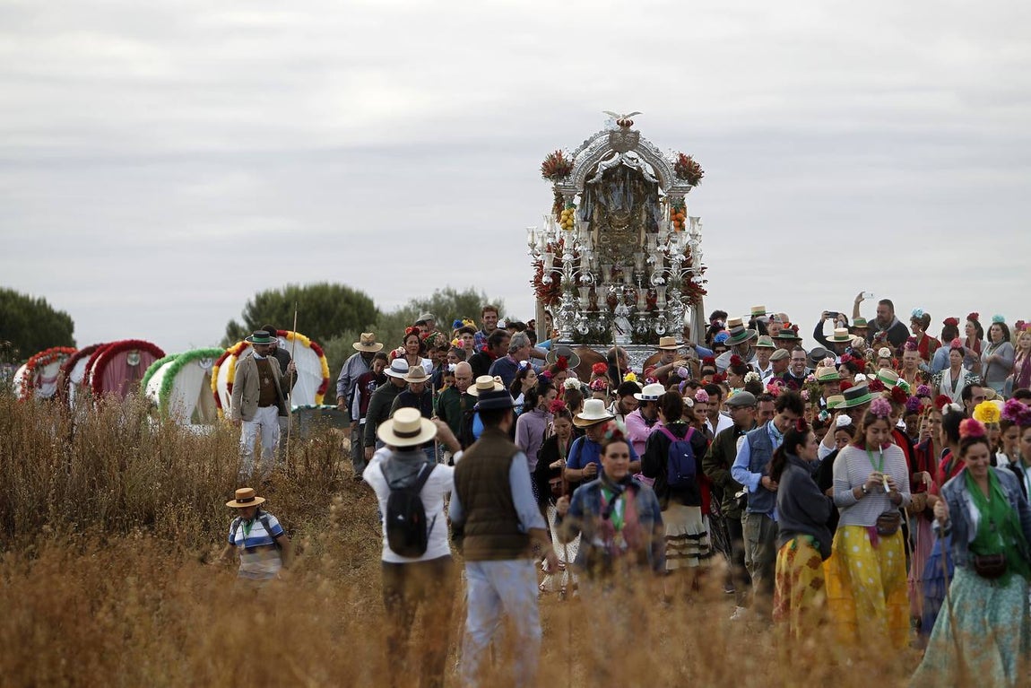 En imágenes, las hermandades de Sevilla, Triana y Sevilla Sur por el Quema (I)