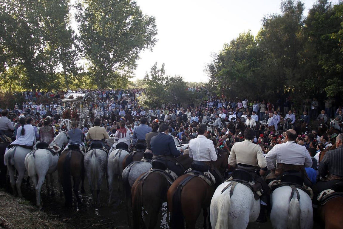 En imágenes, las hermandades de Sevilla, Triana y Sevilla Sur por el Quema (I)