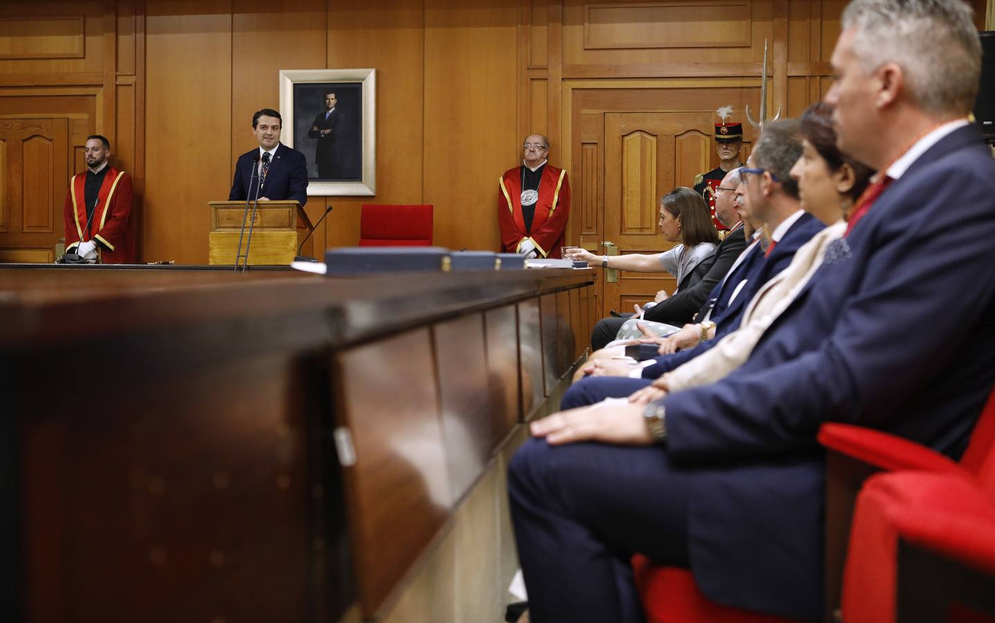 El Pleno de investidura del alcalde de Córdoba, José María Bellido, en imágenes