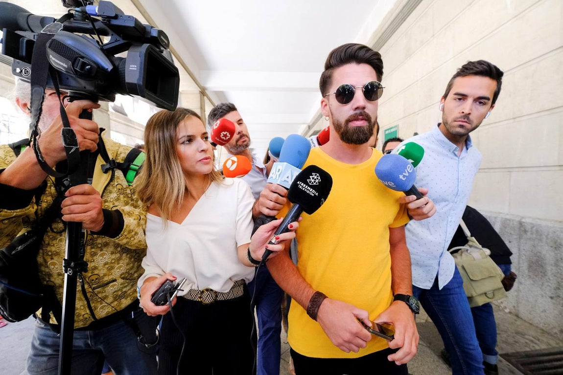 Los últimos momentos en libertad de los miembros de La Manada