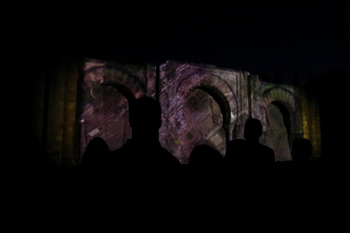 El espectáculo nocturno de Medina Azahara, en imágenes