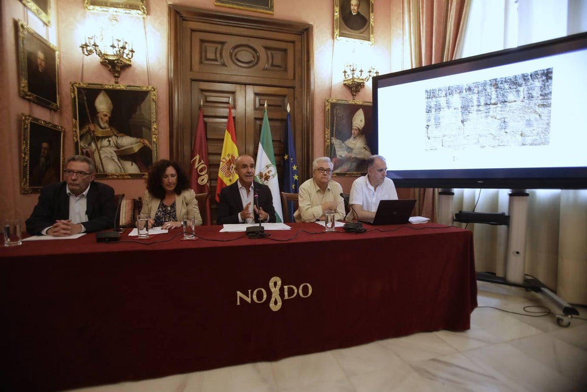 En imágenes, el proyecto de restauración de la muralla de la Macarena y su situación actual