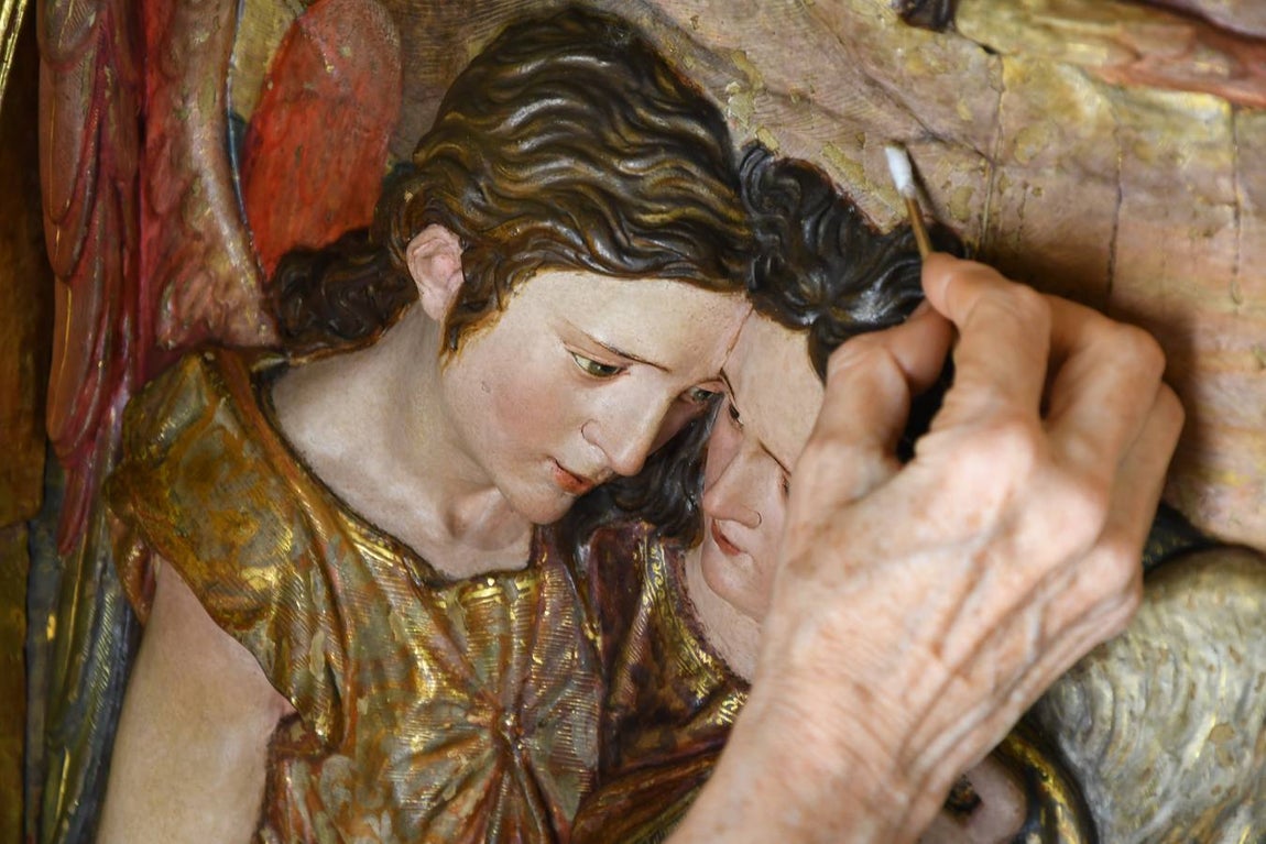 En imágenes, la restauración del retablo de San Juan Bautista de la Anunciación