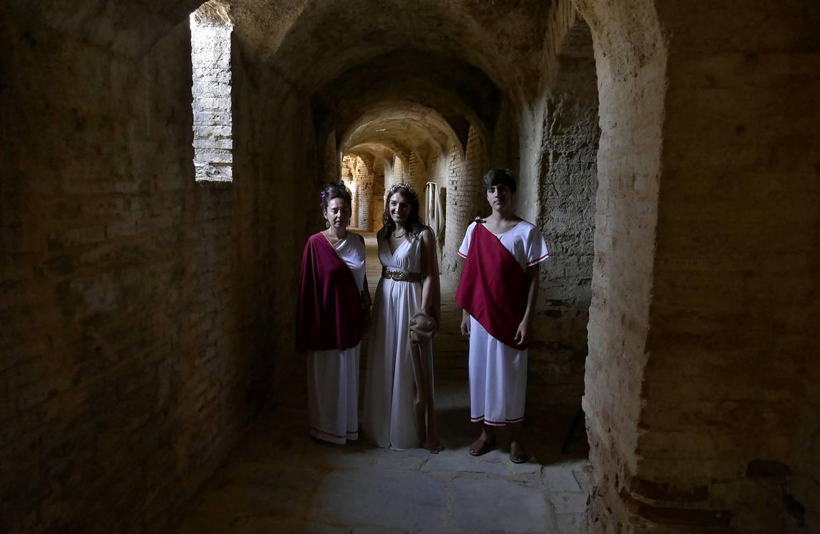 En imágenes, desfile de legionarios por el II Día de la Romanidad en Itálica