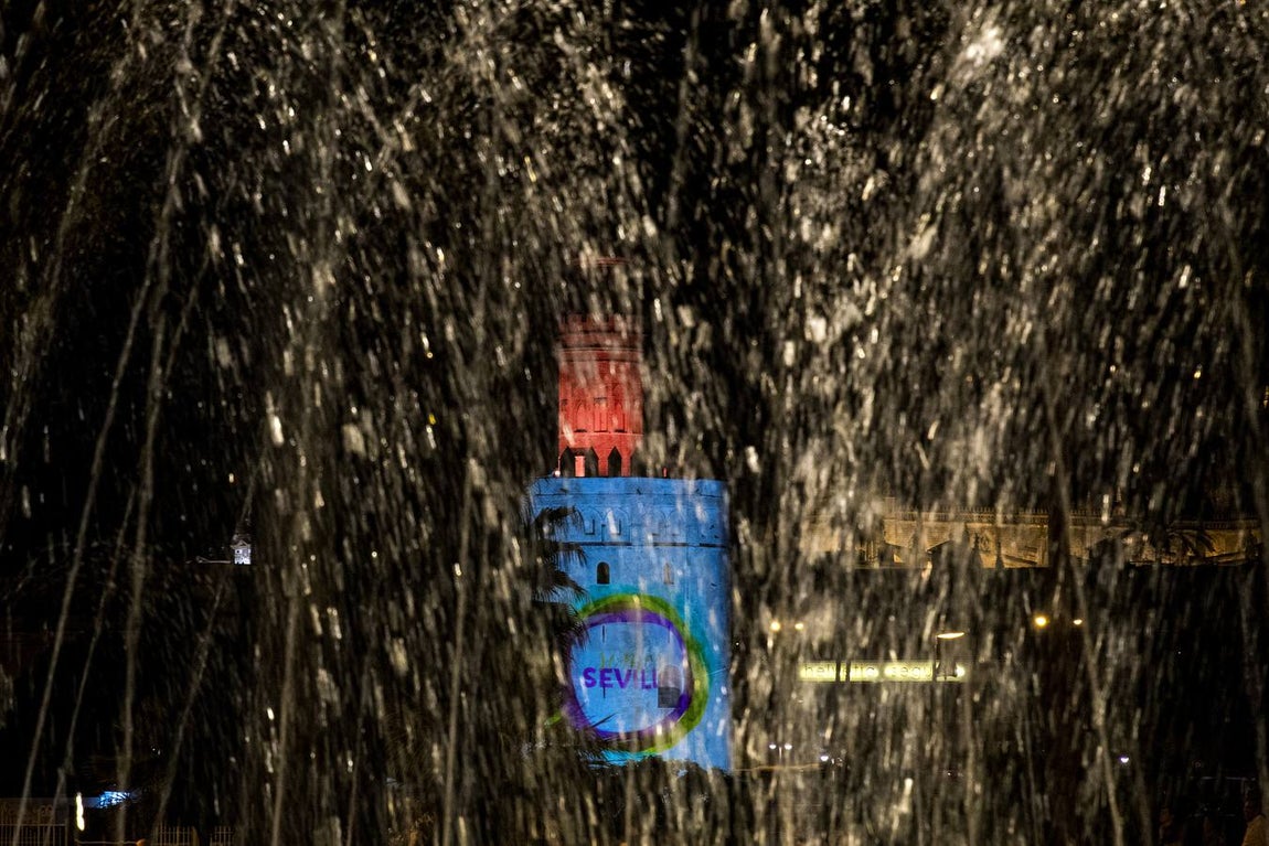 En imágenes, el mapping sobre la Torre del Oro