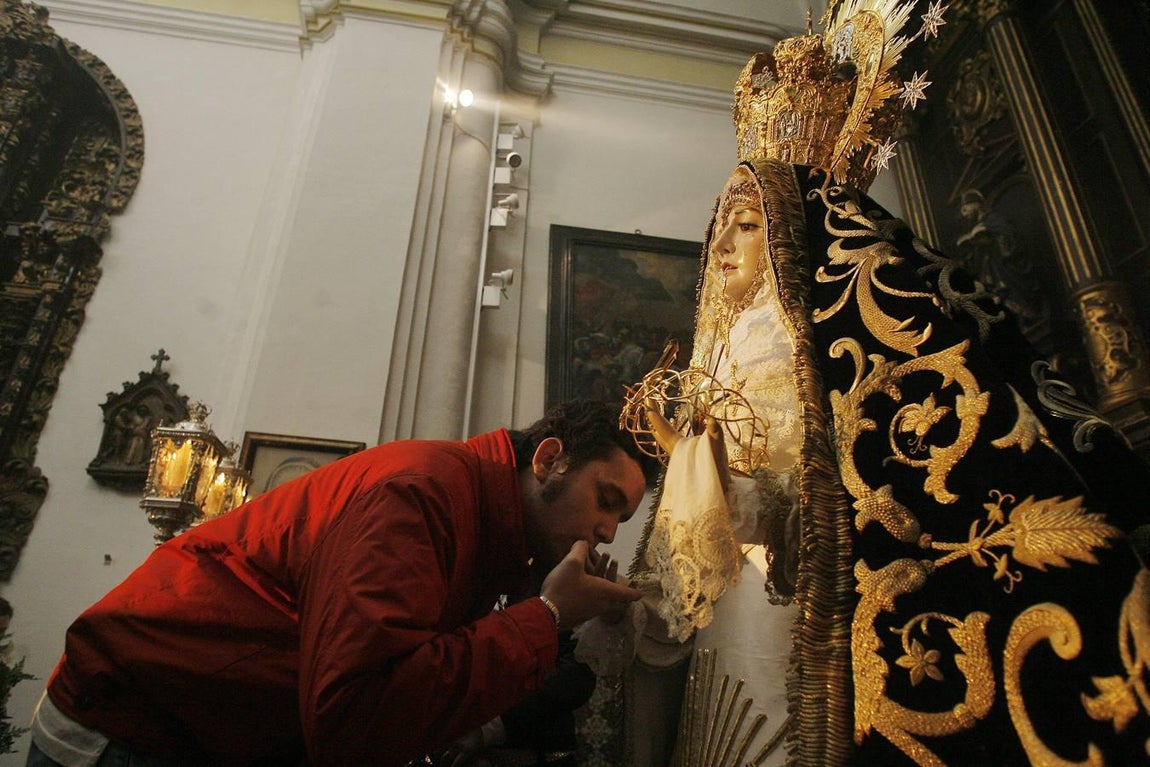 En imágenes, un recorrido por la historia de la Virgen de los Dolores de Córdoba