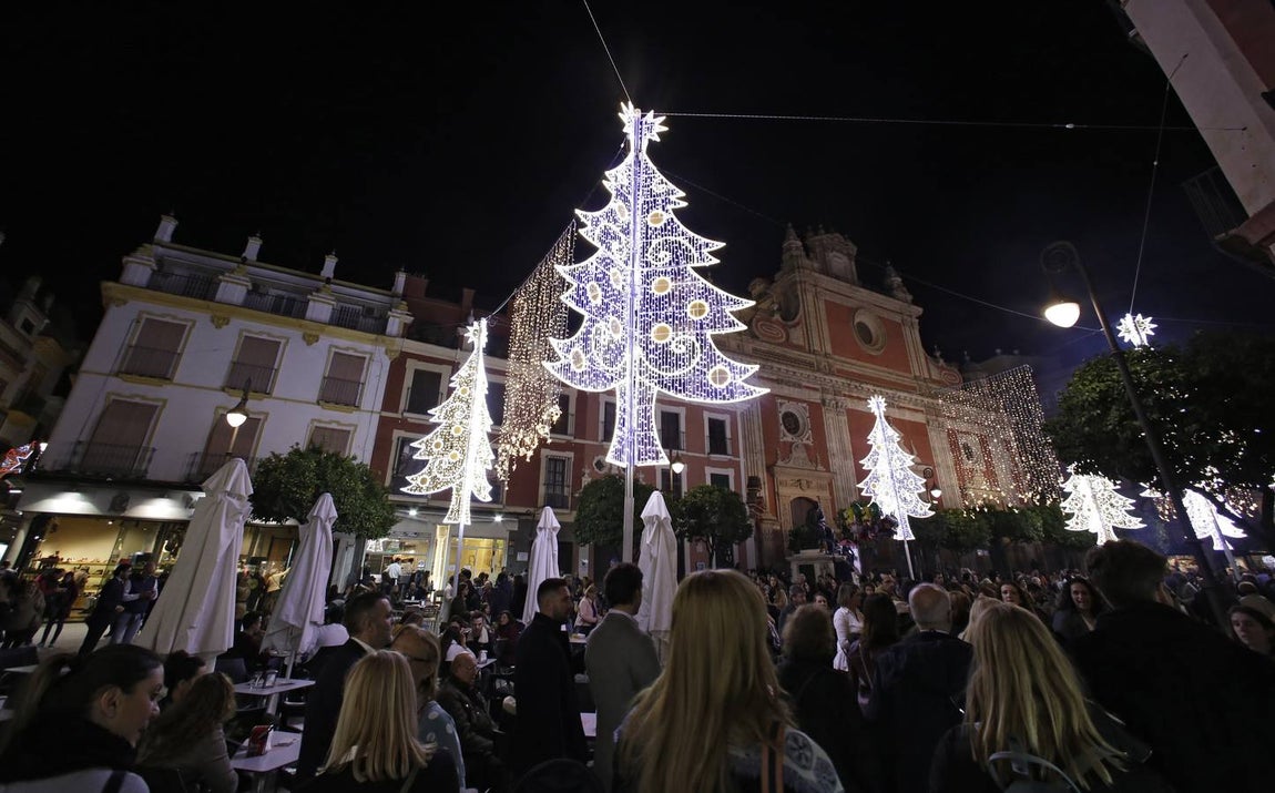 Fotogalería: Sevilla luce ya su alumbrado navideño