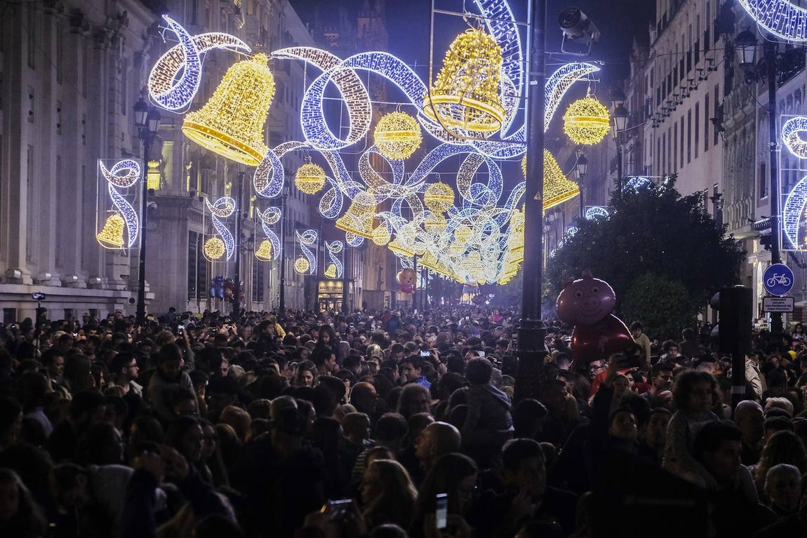 Fotogalería: Sevilla luce ya su alumbrado navideño