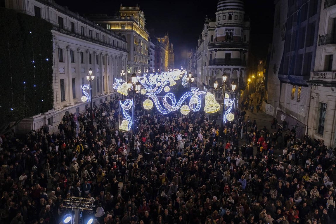 Fotogalería: Sevilla luce ya su alumbrado navideño