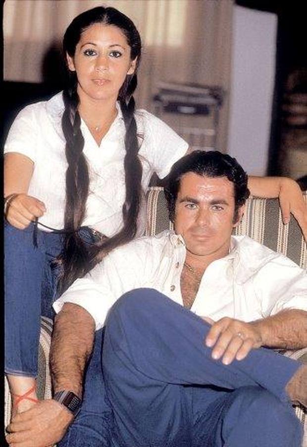 Noviazgo con «Paquirri». La relación con el torero gaditano fue una sorpresa. Isabel Pantoja sólo había tenido un novio conocido, el exfutbolista del Sevilla Pablo Blanco. En la imagen, con «Paquirri» en Cantora