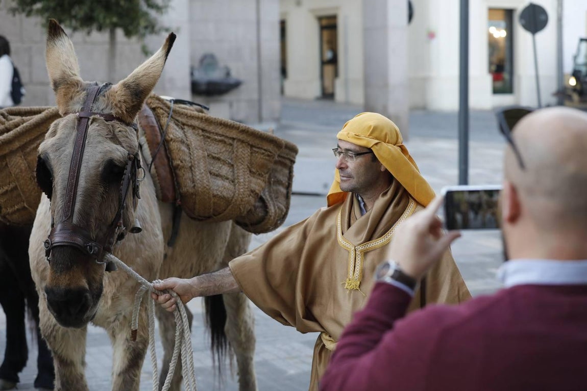 El desfile de la Cartera Real por la calles de Córdoba, en imágenes