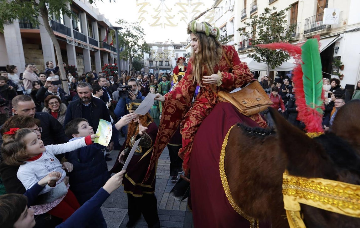 El desfile de la Cartera Real por la calles de Córdoba, en imágenes