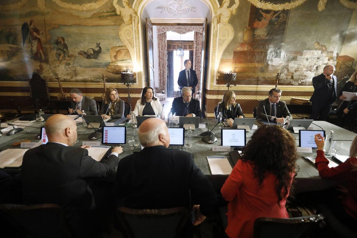 La reunión del Consejo de Gobierno de la Junta en Córdoba, en imágenes