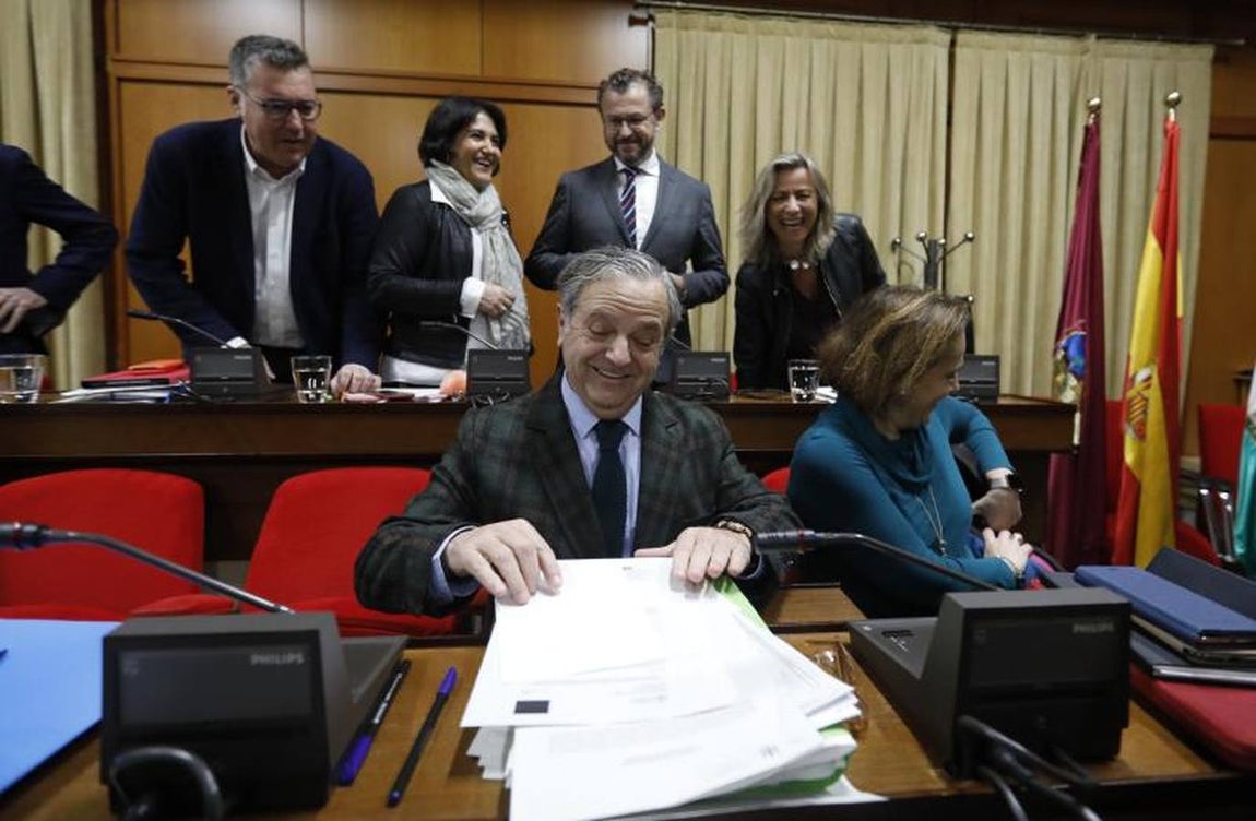 El último Pleno del año en el Ayuntamiento de Córdoba, en imágenes