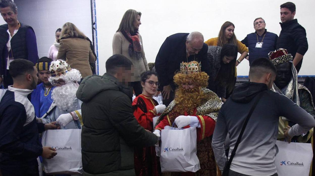 En imágenes, visita de los Reyes Magos al centro penitenciario Sevilla I