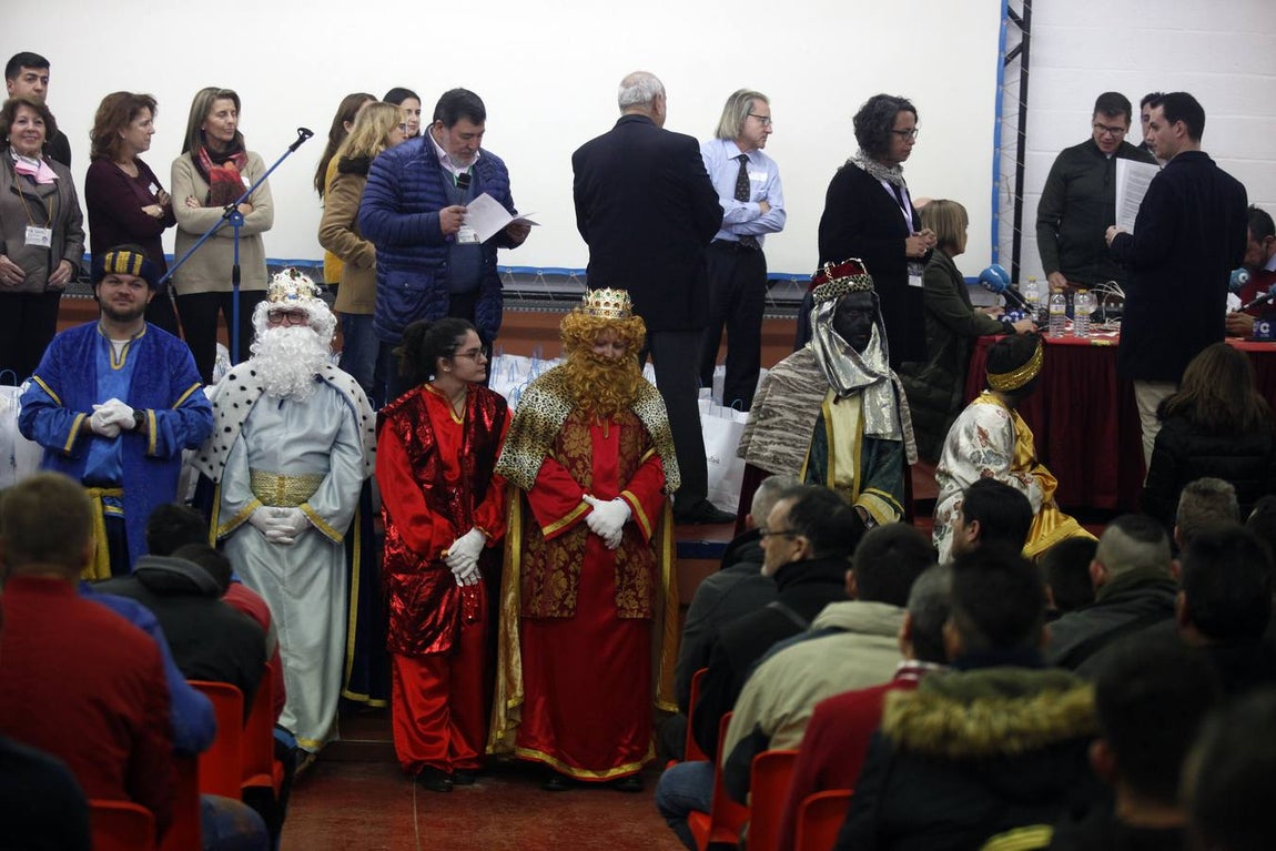 En imágenes, visita de los Reyes Magos al centro penitenciario Sevilla I