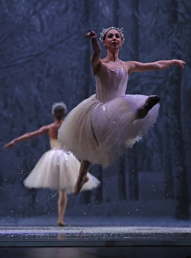 «El Cascanueces» de la Compañía Nacional de Danza, en imágenes