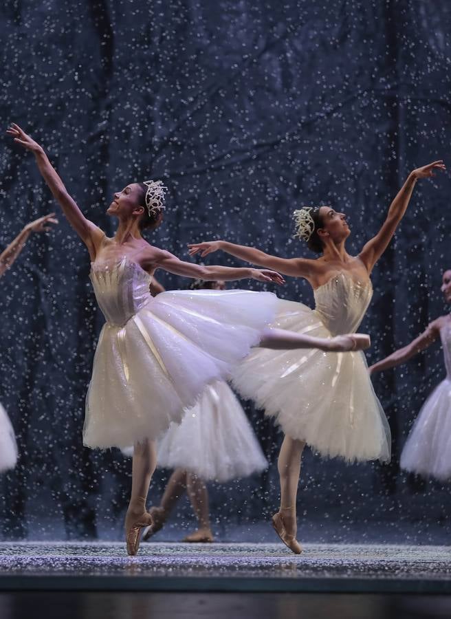 «El Cascanueces» de la Compañía Nacional de Danza, en imágenes