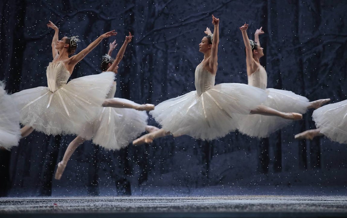 «El Cascanueces» de la Compañía Nacional de Danza, en imágenes