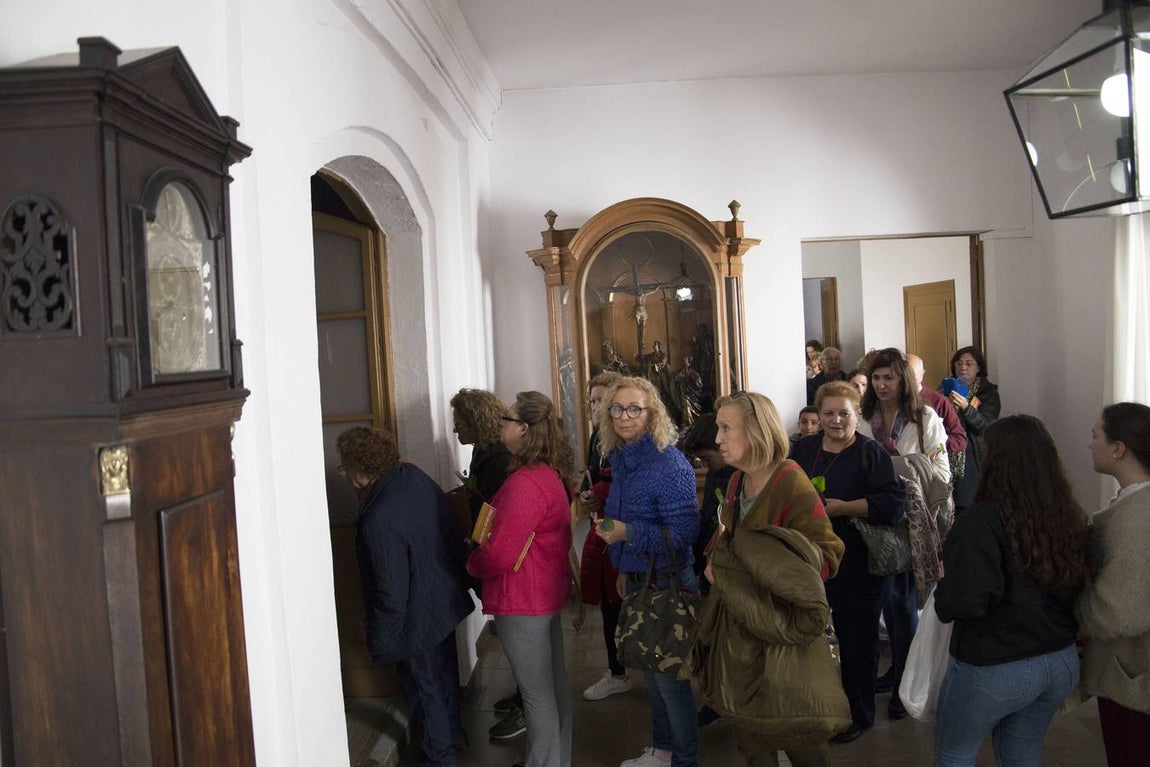 Cientos de personas rinden homenaje a Santa Ángela de la Cruz en Sevilla