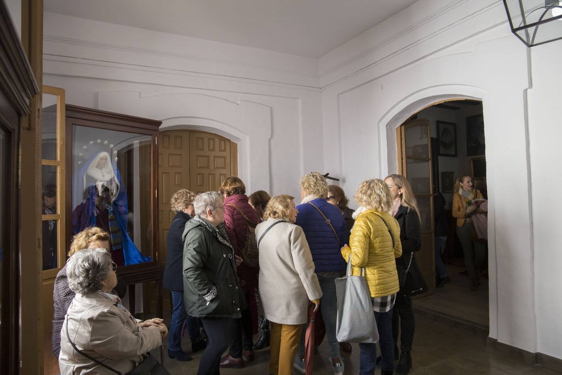 Cientos de personas rinden homenaje a Santa Ángela de la Cruz en Sevilla