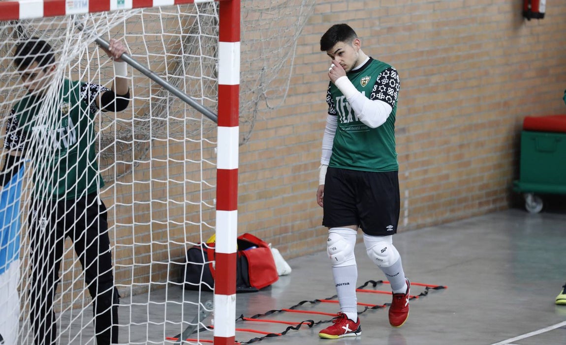 El estreno de Josan González en el banquillo del Córdoba Patrimonio, en imágenes