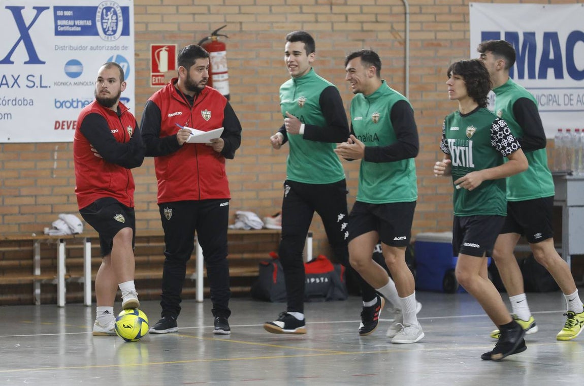 El estreno de Josan González en el banquillo del Córdoba Patrimonio, en imágenes