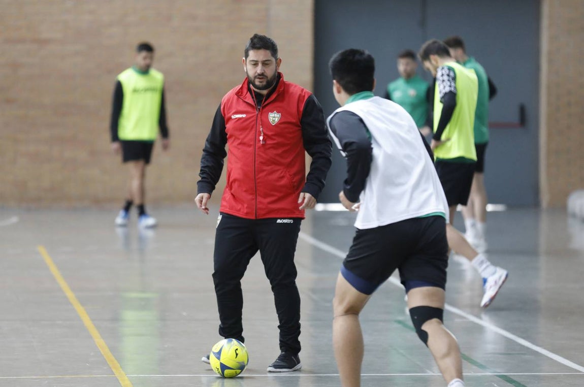 El estreno de Josan González en el banquillo del Córdoba Patrimonio, en imágenes