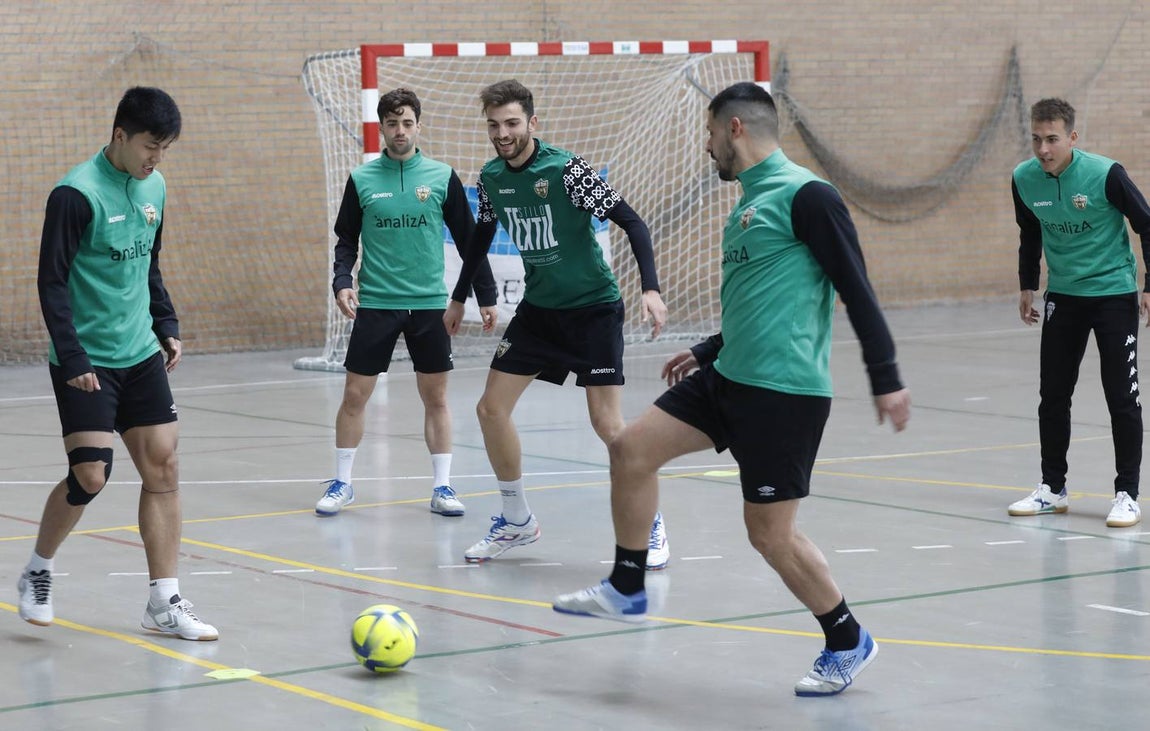 El estreno de Josan González en el banquillo del Córdoba Patrimonio, en imágenes