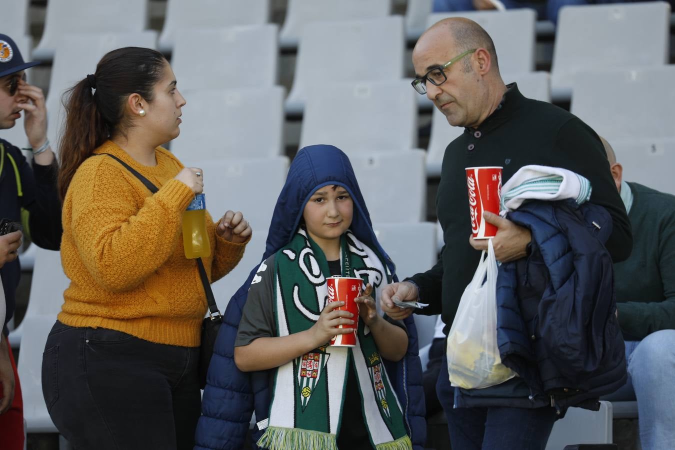 El ambiente en la grada del Córdoba CF-Cartagena, en imágenes