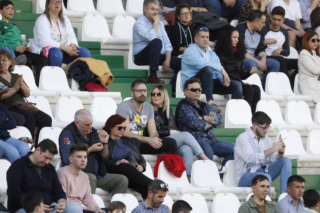 El ambiente en la grada del Córdoba CF-Cartagena, en imágenes