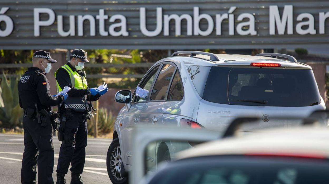 Estado de alarma por el coronavirus: Controles para restringir el acceso de Punta Umbría
